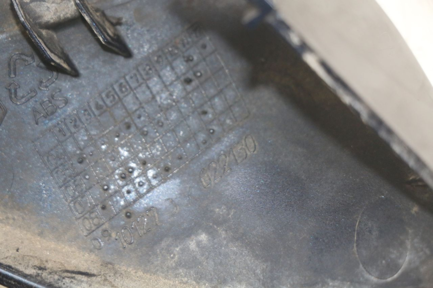 photo de RIGHT LOWER SIDE PANEL PIAGGIO VESPA LXV 125 (2006 - 2009) - Component detail