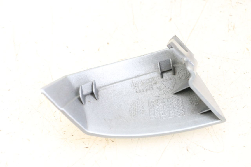 photo de RIGHT BELLY PANEL PIAGGIO VESPA PRIMAVERA 4T 50 (2021 - 2024) - Alternative perspective