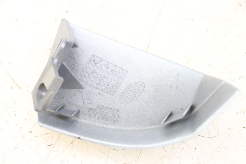 photo de RIGHT BELLY PANEL PIAGGIO VESPA PRIMAVERA 4T 50 (2021 - 2024) - Technical close-up