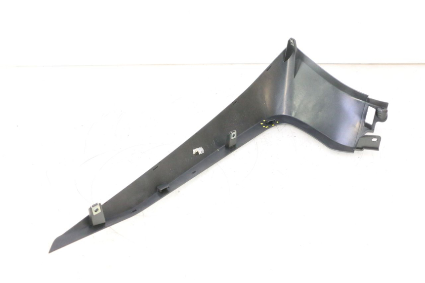 photo de RIGHT BELLY PANEL YAMAHA X-MAX XMAX 125 (2010 - 2013) - Surface and material condition