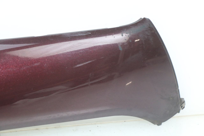 photo de RIGHT LOWER SIDE PANEL PIAGGIO X8 125 (2004 - 2007) - Distinctive features