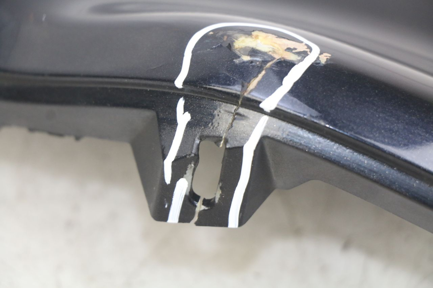 photo de RIGHT LOWER SIDE PANEL PIAGGIO X8 125 (2004 - 2007) - Surface and material condition