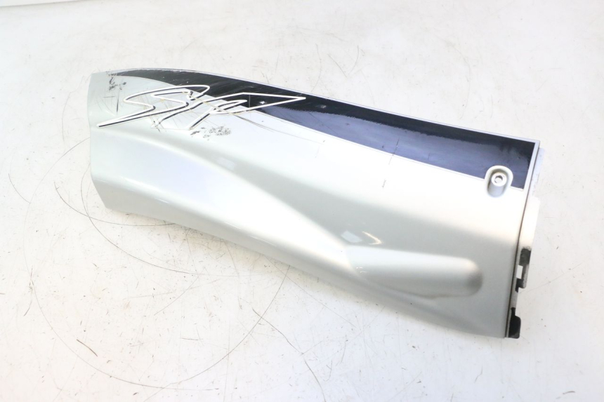 photo de RIGHT LOWER SIDE PANEL YAMAHA YP MAJESTY 125 (2002 - 2006) - Technical close-up