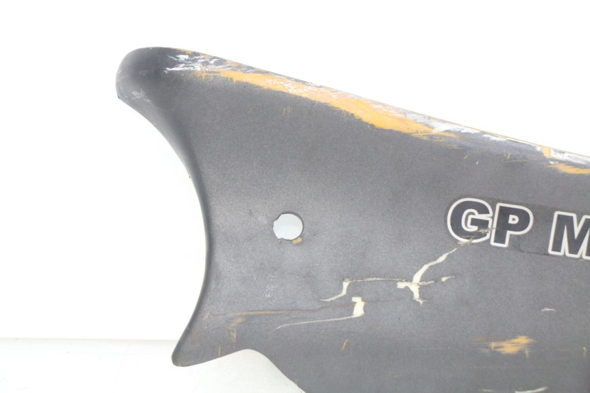 photo de RIGHT LOWER SIDE PANEL YIYING YY50QT-10 50 (2007 - 2022) - Surface and material condition