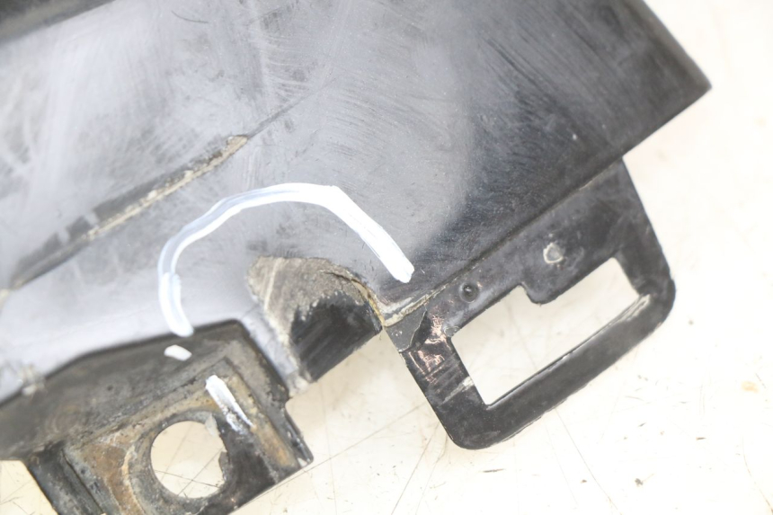 photo de RIGHT LOWER SIDE PANEL YAMAHA YZF R1 1000 (2007 - 2008) - Surface and material condition