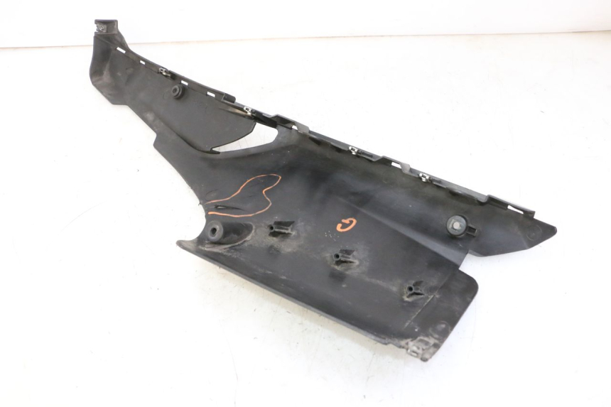 photo de LEFT BELLY PANEL QUADRO 4 4D 350 (2015 - 2018) - Technical close-up