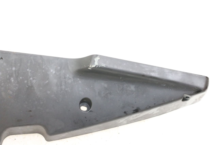 photo de Left side lower body panel DAELIM A-FOUR 2T 50 (2005 - 2012) - Fixing points details