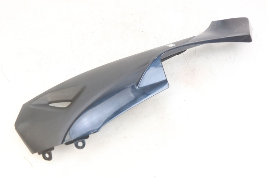 photo de LEFT LOWER FAIRING KYMCO AGILITY 16+ 4T 50 (2018 - 2023) - Zoom on usage condition