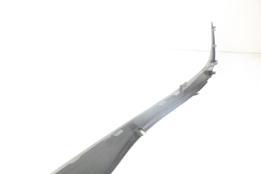 photo de LEFT LOWER FAIRING SUZUKI AN BURGMAN 400 (2006 - 2010) - Zoom on usage condition