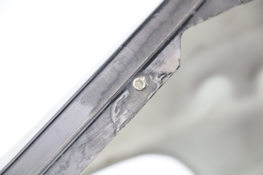 photo de LEFT LOWER FAIRING JONWAY AZTRAL 125 (2008 - 2017) - Technical close-up