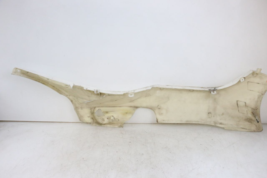 photo de LEFT LOWER FAIRING JONWAY AZTRAL 125 (2008 - 2017) - Technical close-up