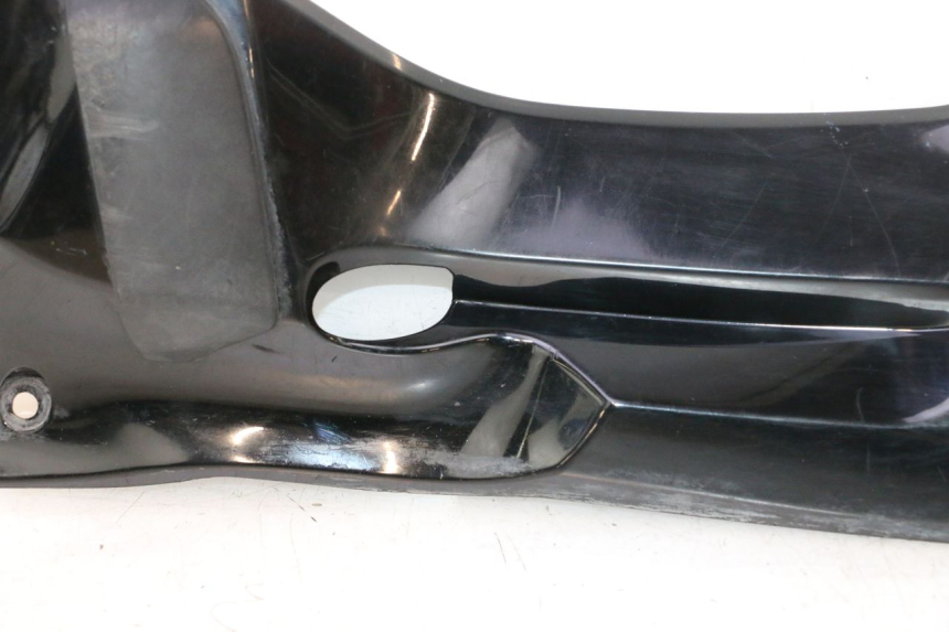 photo de LEFT BELLY PANEL SUZUKI BURGMAN EXECUTIVE ABS 650 (2006 - 2012) - Focus on structure