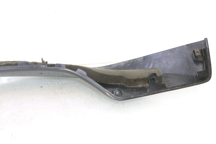 photo de LEFT BELLY PANEL SUZUKI BURGMAN EXECUTIVE ABS 650 (2006 - 2012) - Technical close-up