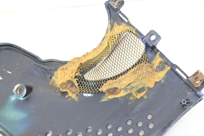 photo de LEFT BELLY PANEL HONDA CBR RR FIREBLADE 900 (1992 - 1994) - Fixing points details