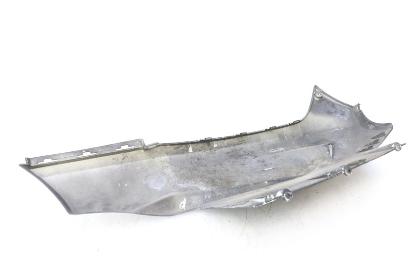 photo de LEFT BELLY PANEL PEUGEOT CITYSTAR 2T 50 (2018 - 2021) - Fixing points details