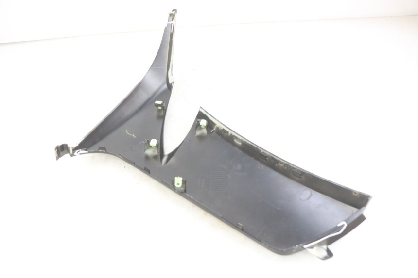 photo de LEFT LOWER FAIRING PEUGEOT CITYSTAR 125 (2011 - 2017) - Component detail