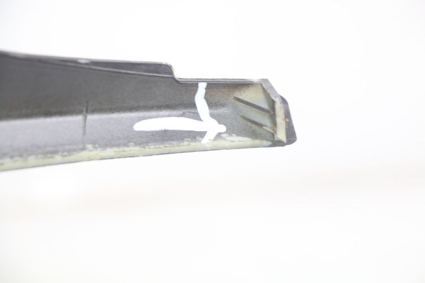 photo de LEFT LOWER FAIRING PEUGEOT CITYSTAR 125 (2011 - 2017) - Zoom on usage condition