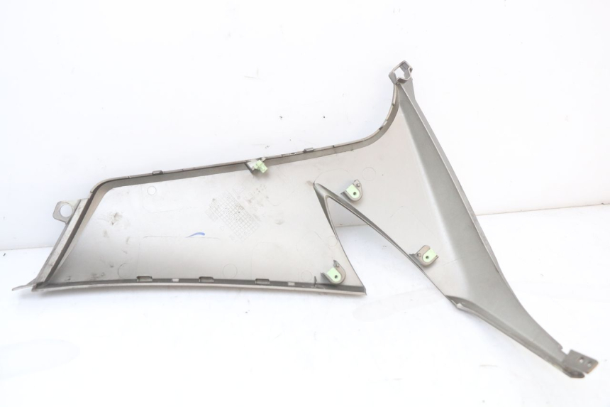 photo de LEFT BELLY PANEL PEUGEOT CITYSTAR 50 (2013 - 2017) - Surface and material condition