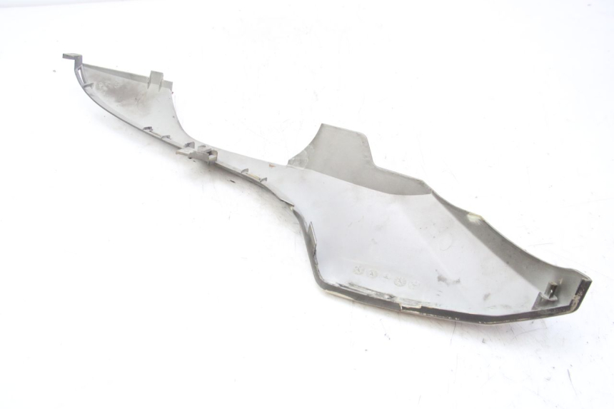 photo de LEFT LOWER FAIRING KYMCO DINK STREET 125 (2009 - 2014) - Zoom on usage condition