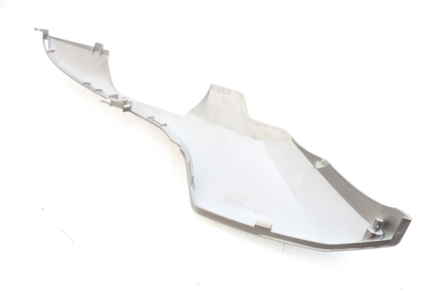 photo de LEFT LOWER FAIRING KYMCO DINK STREET 125 (2009 - 2014) - Zoom on usage condition