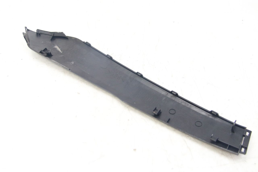 photo de LEFT LOWER FAIRING YAMAHA D'ELIGHT DELIGHT 125 (2017 - 2020) - Zoom on usage condition