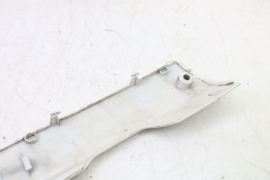 photo de LEFT LOWER FAIRING SYM FIDDLE 3 III 125 (2014 - 2020) - Markings and original references