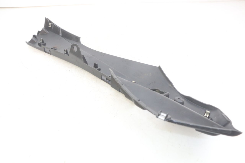 photo de LEFT LOWER FAIRING PIAGGIO FLY 4T 50 (2013 - 2017) - Alternative perspective