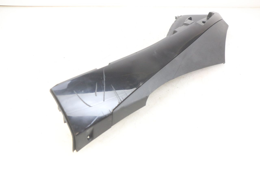 photo de LEFT LOWER FAIRING PIAGGIO FLY 4T 50 (2013 - 2017) - Surface and material condition