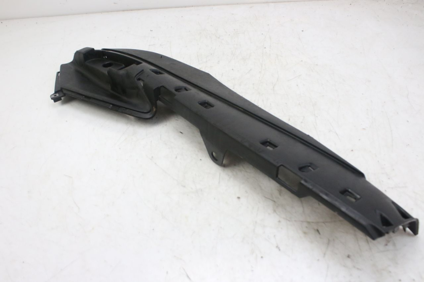 photo de LEFT LOWER FAIRING PIAGGIO FLY 4T 50 (2013 - 2017) - Surface and material condition