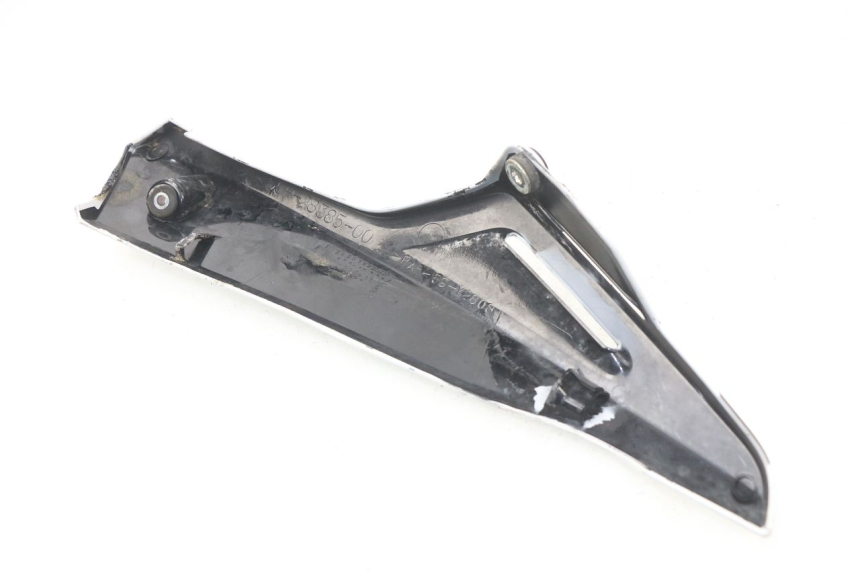 photo de LEFT BELLY PANEL YAMAHA FZ8 800 (2010 - 2016) - Zoom on usage condition