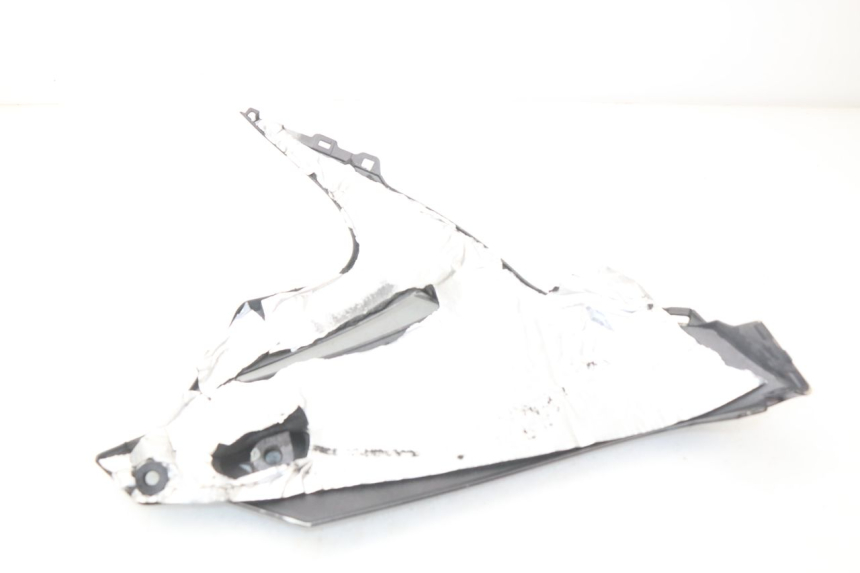 photo de LEFT BELLY PANEL SUZUKI GSX-R GSXR 750 (2011 - 2016) - Technical close-up