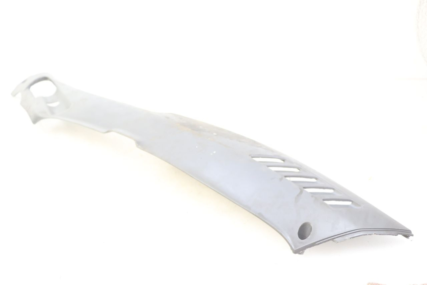 photo de LEFT LOWER FAIRING PIAGGIO HEXAGON 2T 125 (1994 - 1998) - Zoom on usage condition
