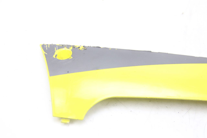 photo de LEFT LOWER FAIRING PEUGEOT KISBEE 4T 50 (2018 - 2022) - Zoom on usage condition