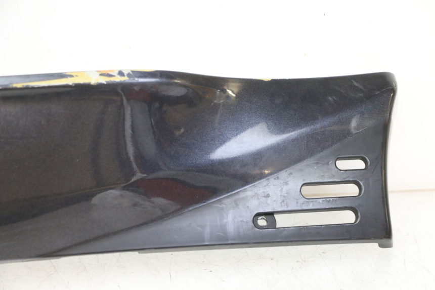 photo de LEFT BELLY PANEL KYMCO XCITING 500 (2007 - 2010) - High-resolution close-up
