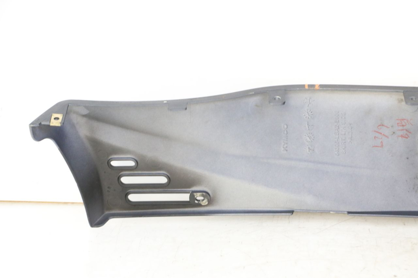 photo de LEFT BELLY PANEL KYMCO XCITING 500 (2007 - 2010) - Alternative perspective