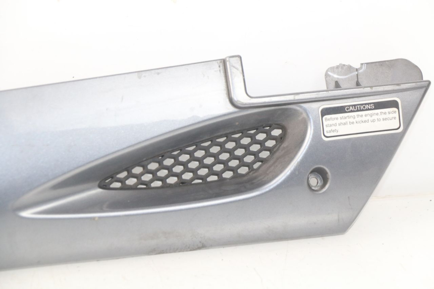 photo de LEFT BELLY PANEL KYMCO LIKE 4T 50 (2009 - 2018) - Surface and material condition