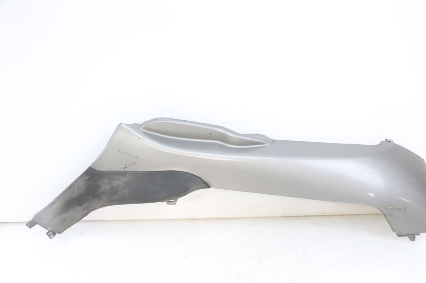 photo de LEFT LOWER FAIRING PIAGGIO MP3 LT 300 (2010 - 2016) - Zoom on usage condition