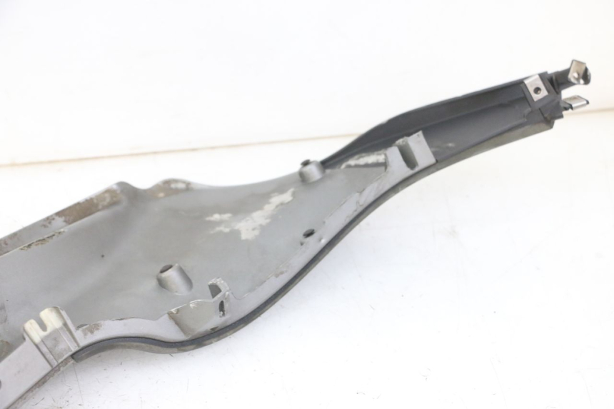 photo de LEFT LOWER FAIRING PIAGGIO MP3 LT 300 (2010 - 2016) - Fixing points details