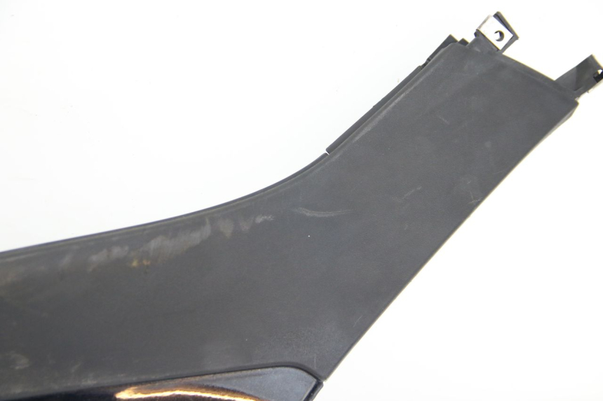 photo de LEFT LOWER FAIRING PIAGGIO MP3 125 (2006 - 2014) - Component detail