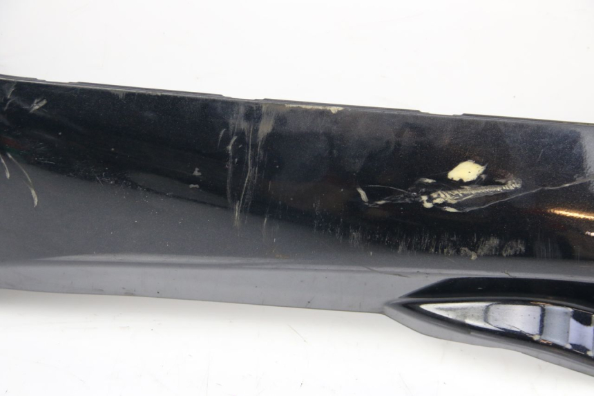 photo de LEFT LOWER FAIRING PIAGGIO MP3 125 (2006 - 2014) - Alternative perspective