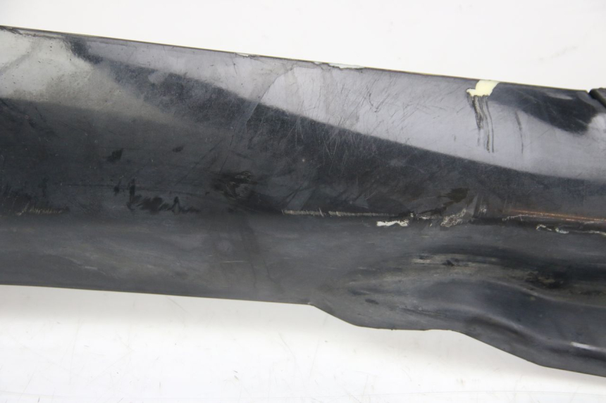 photo de LEFT LOWER FAIRING PIAGGIO MP3 125 (2006 - 2014) - Alternative perspective