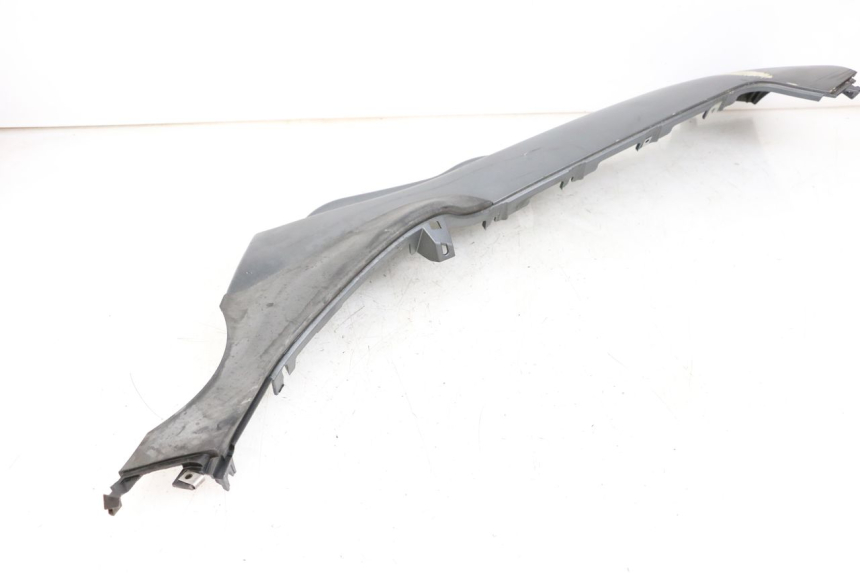 photo de LEFT LOWER FAIRING PIAGGIO MP3 500 (2011 - 2015) - Fixing points details