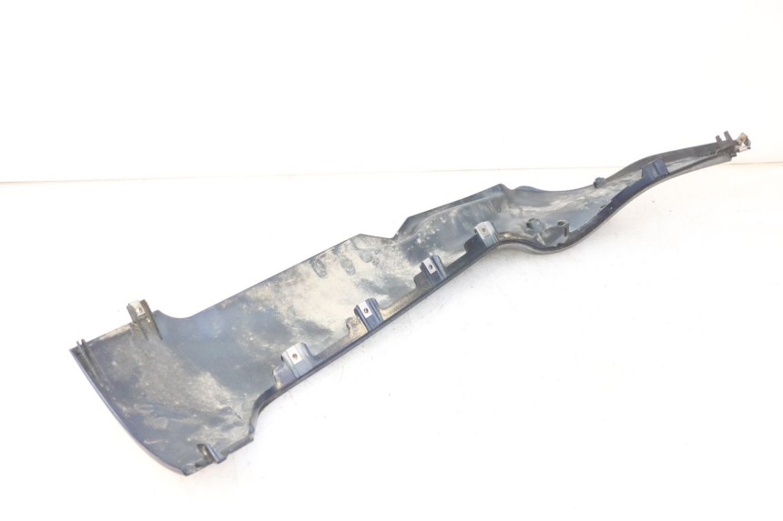 photo de LEFT BELLY PANEL PIAGGIO MP3 RL 250 (2006 - 2010) - Technical close-up
