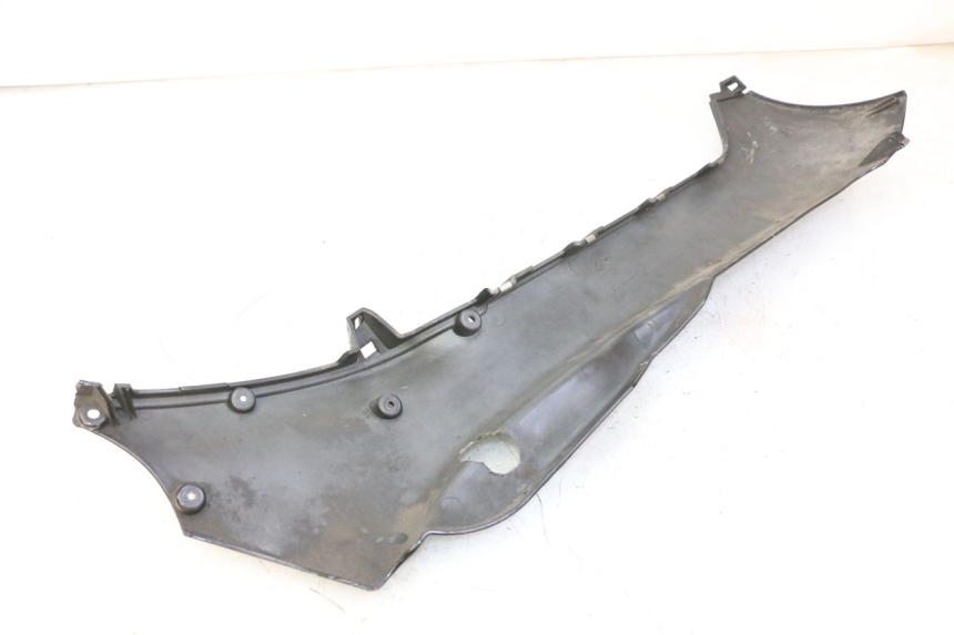 photo de LEFT BELLY PANEL PIAGGIO MP3 RL 250 (2006 - 2010) - Technical close-up