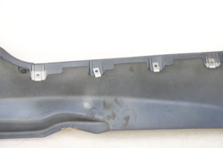 photo de LEFT BELLY PANEL PIAGGIO MP3 RL 250 (2006 - 2010) - Technical close-up