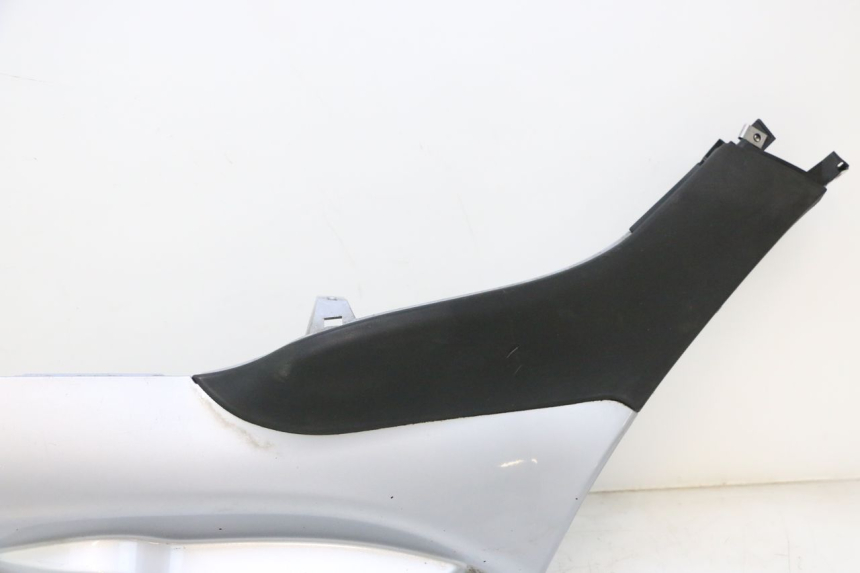 photo de LEFT LOWER FAIRING PIAGGIO MP3 125 (2006 - 2014) - Additional view of the item