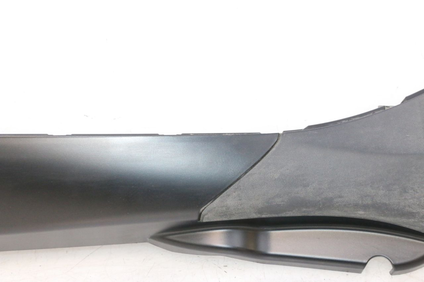 photo de LEFT BELLY PANEL PIAGGIO MP3 500 (2016 - 2018) - Zoom on usage condition