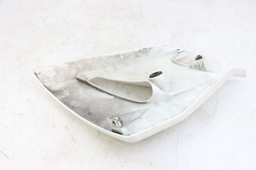 photo de LEFT BELLY PANEL MOTO GUZZI NORGE 8V GT 1200 (2011 - 2016) - Zoom on usage condition