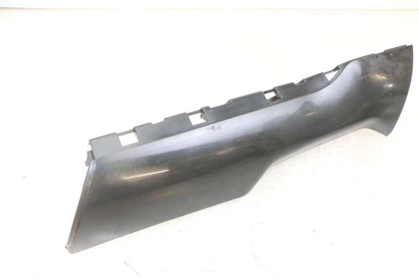 photo de LEFT BELLY PANEL PIAGGIO NRG POWER PUREJET 50 (2018 - 2021) - Zoom on usage condition