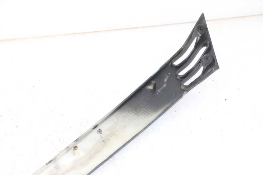 photo de LEFT BELLY PANEL JM MOTORS OLDIES GT 4T 50 (2018 - 2025) - Surface and material condition